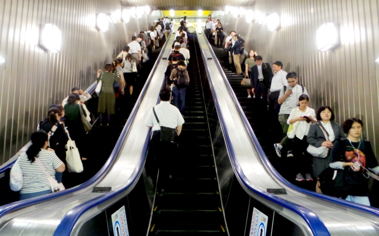 escalator-japan